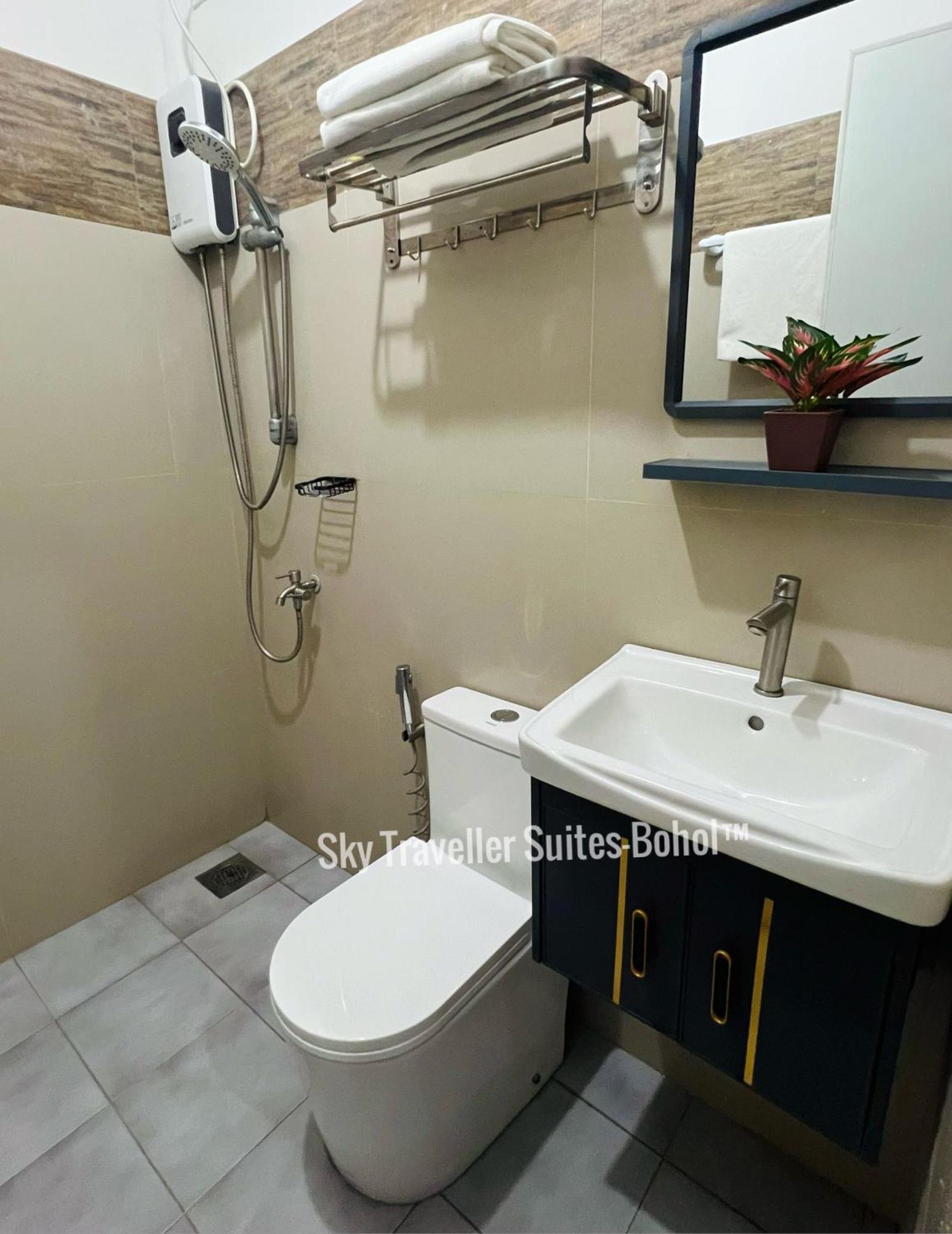 Sky Traveller Suites Panglao Exterior foto