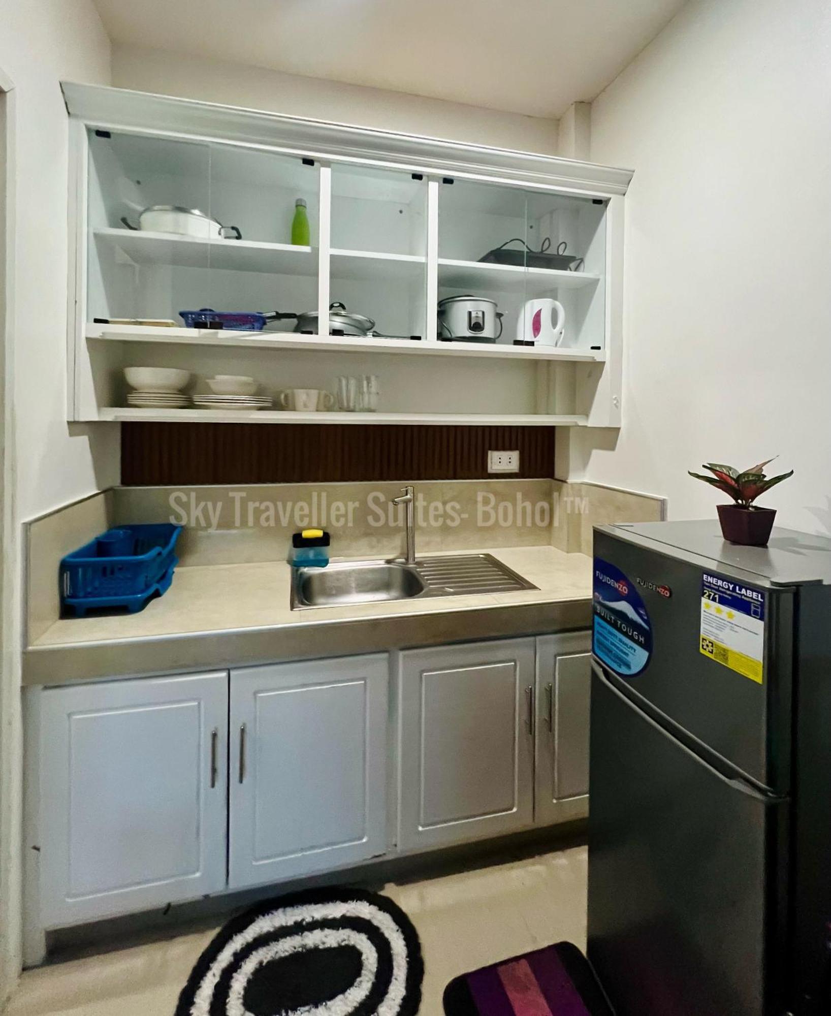 Sky Traveller Suites Panglao Exterior foto