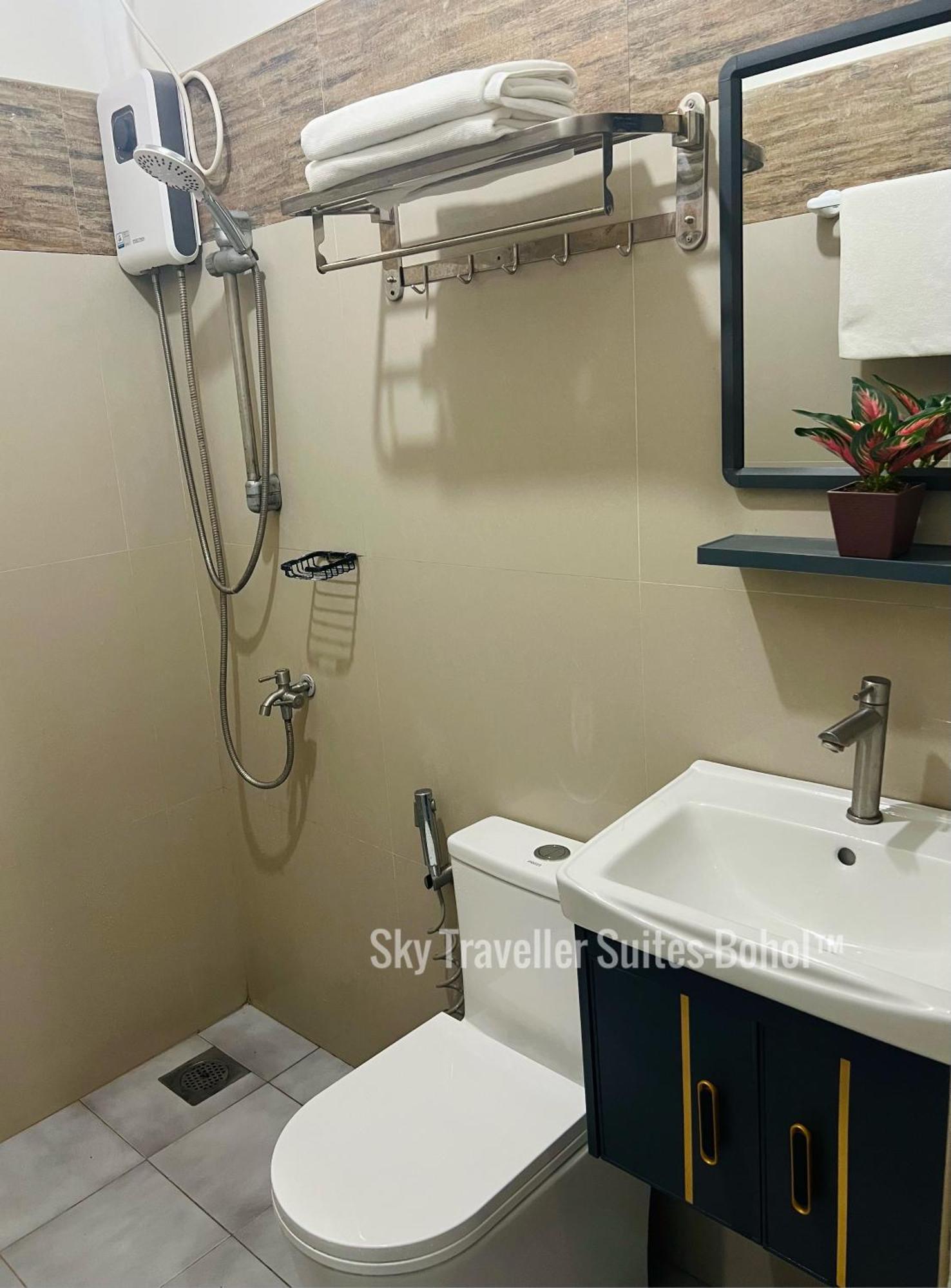 Sky Traveller Suites Panglao Exterior foto