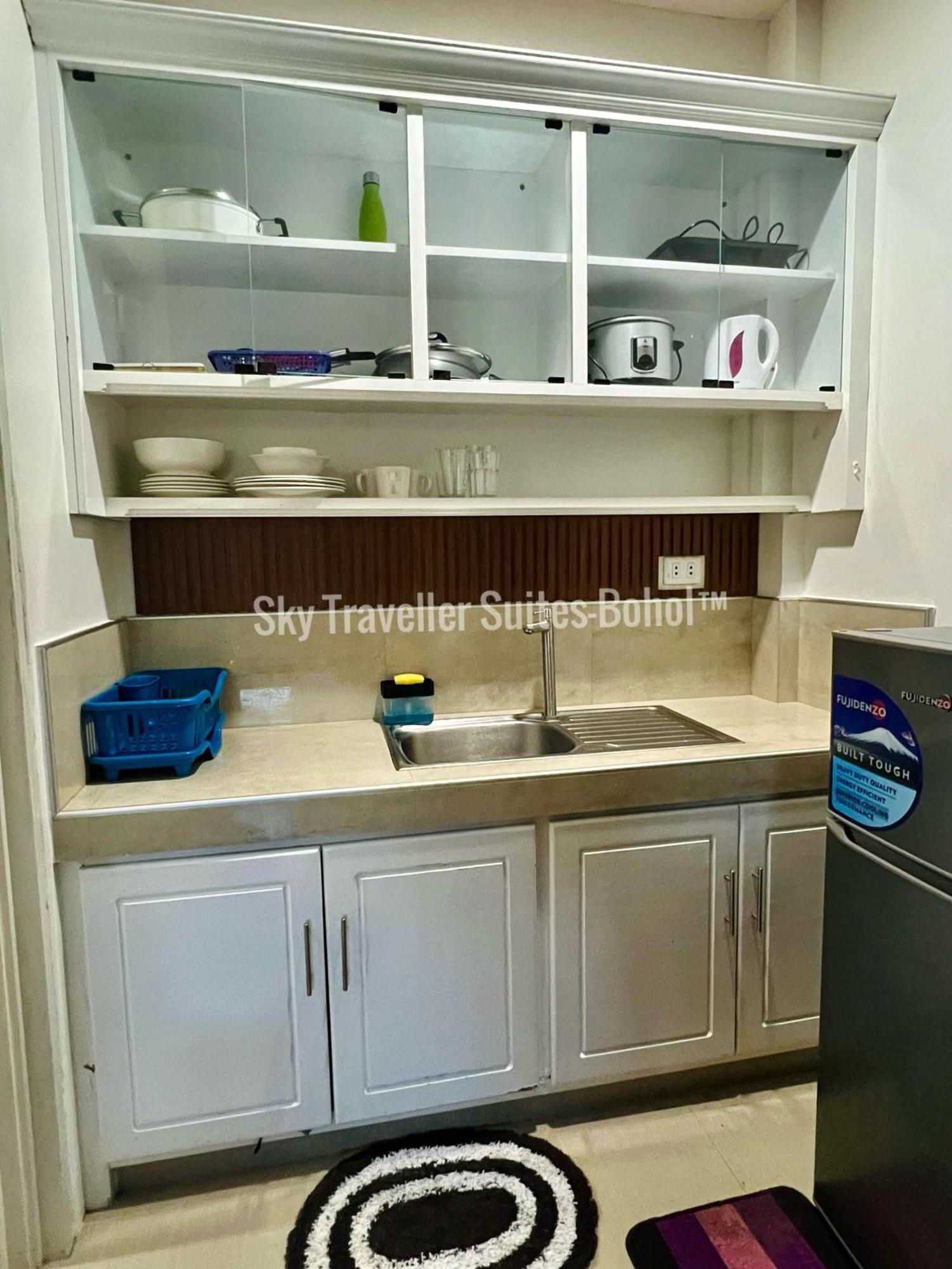Sky Traveller Suites Panglao Exterior foto