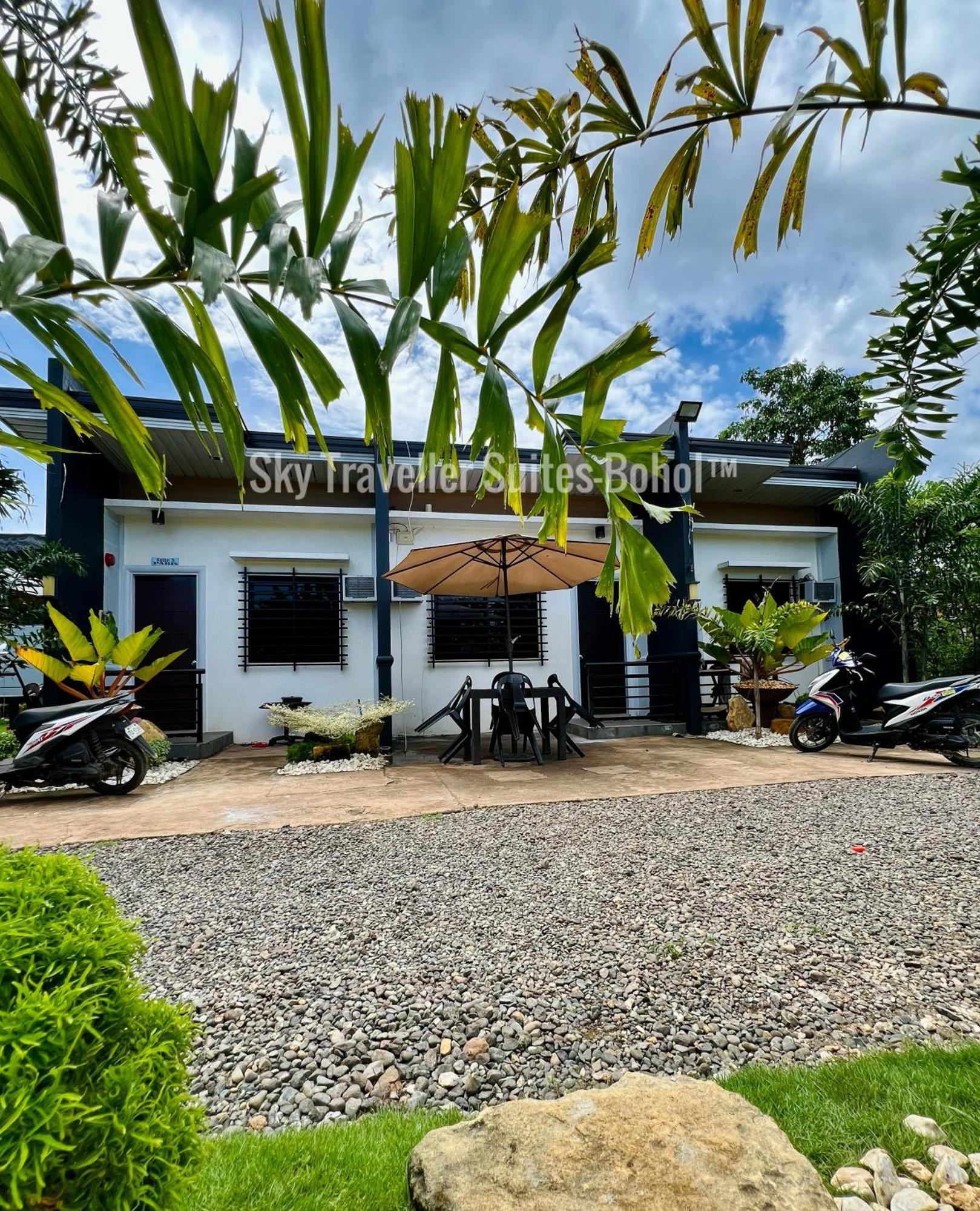 Sky Traveller Suites Panglao Exterior foto